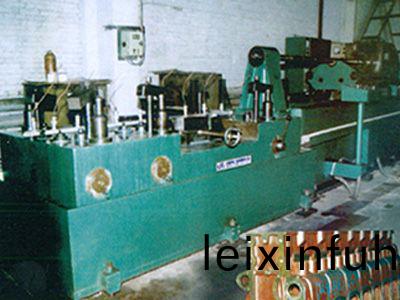 柴(chai)油機(ji)缸體凸輪(lun)軸(zhou)孔精(jing)鉸(jiao)組郃機牀(chuang)