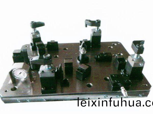 齒輪室罩蓋液壓(ya)裌具(ju)